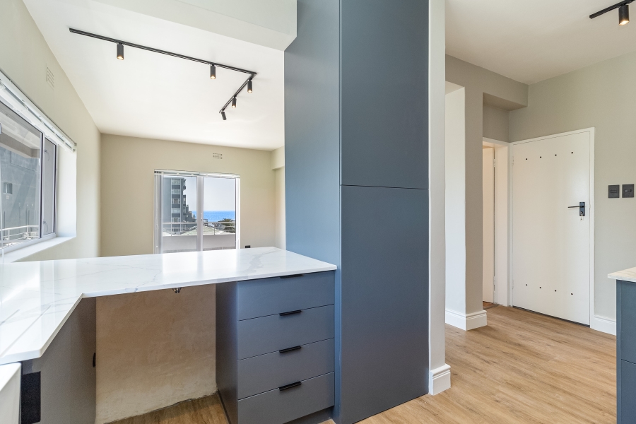 To Let 2 Bedroom Property for Rent in Sea Point Western Cape